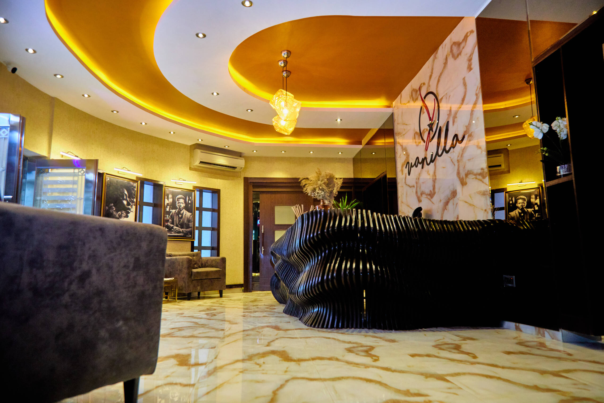 Vanilla Restuarant & Lounge